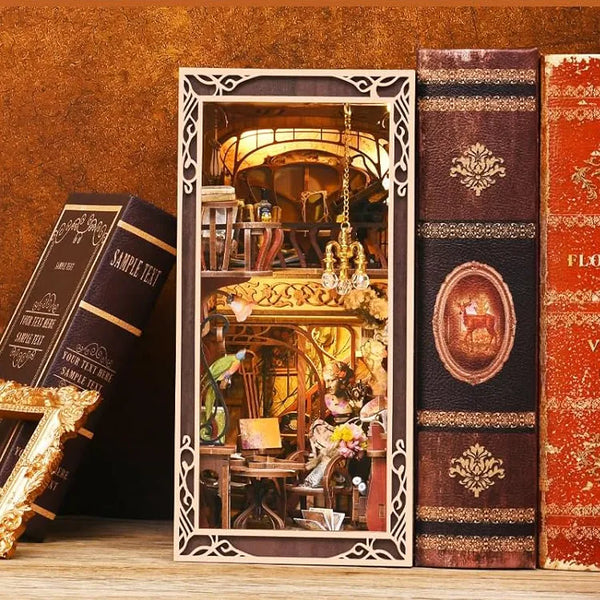 Book Nook - Dzień Malarza o Zmierzchu
