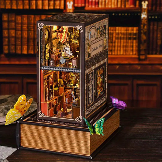 Book Nook - Sala de Colección de Mariposas