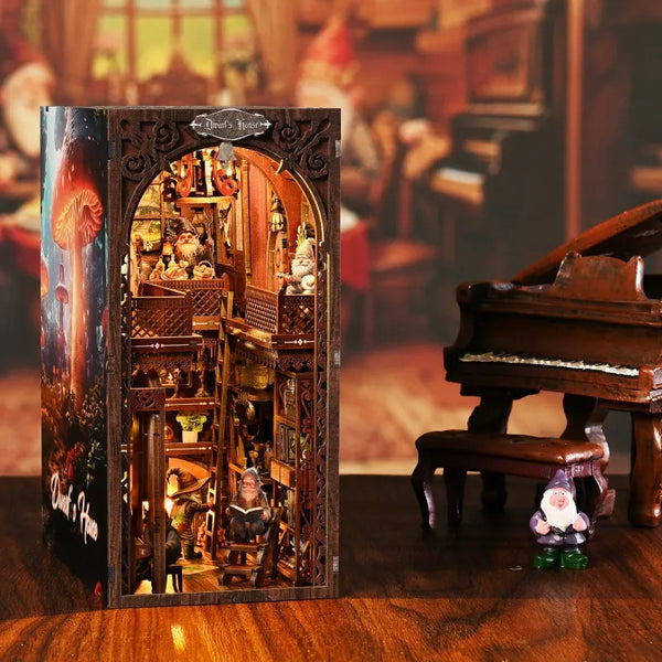 Book Nook - Dom Krasnala