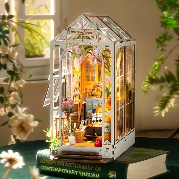 Book Nook - Świąteczny Ogród Dom  | TGB06