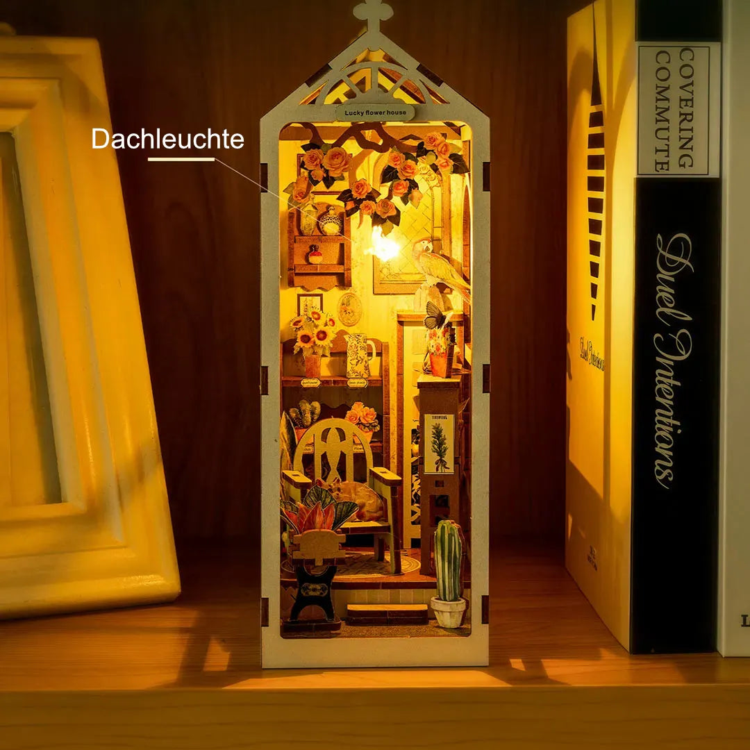 Book Nook - Casa de la Flor de la Suerte