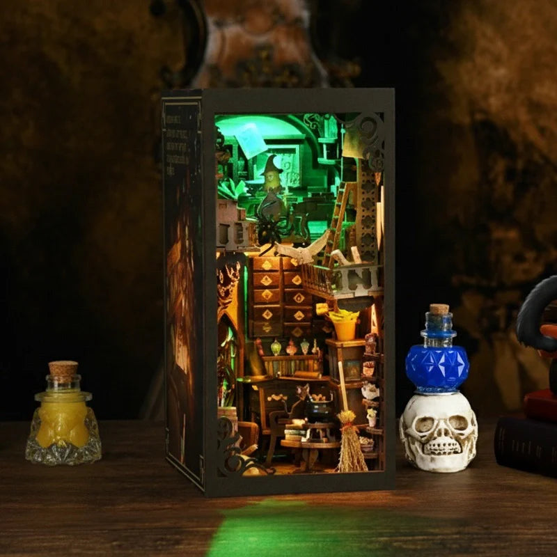 DIY Book Nook - Master's Magic House