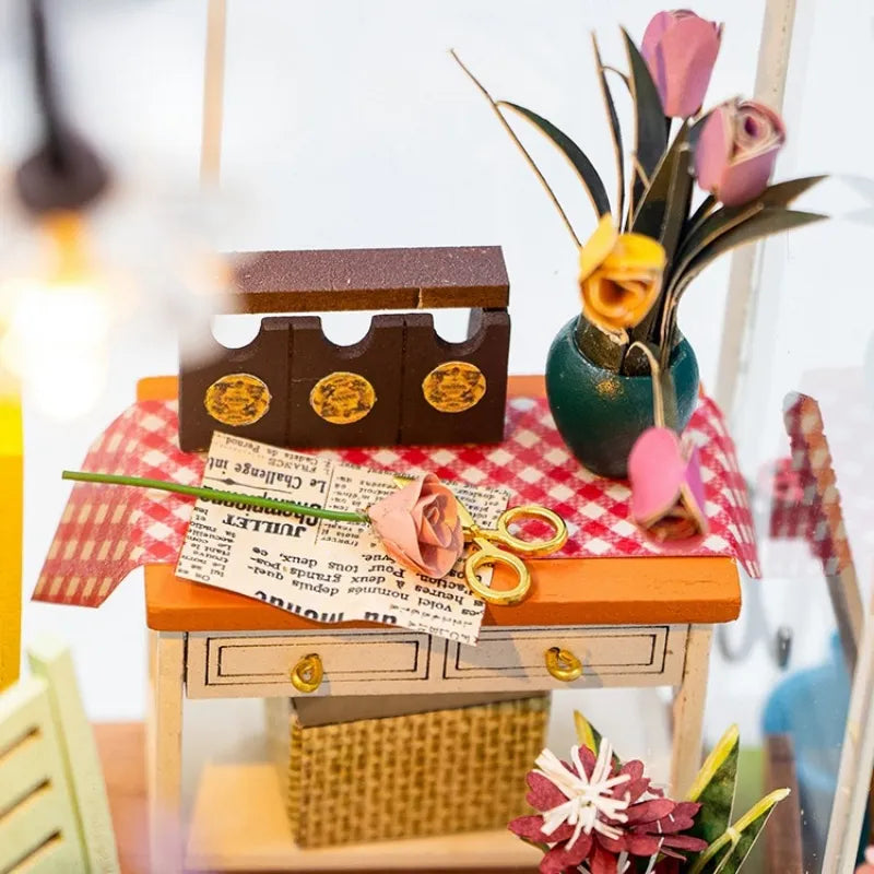 Miniature House - Sunshine Flower