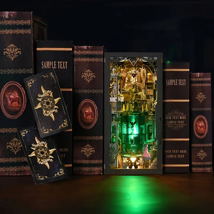 Book Nook - Sociedad de Adivinación del Tarot