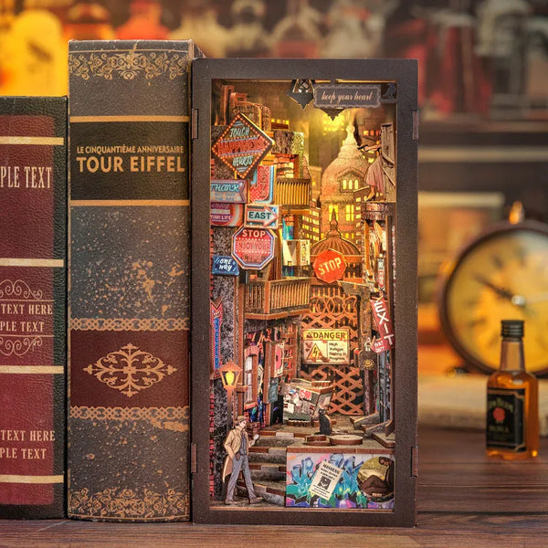 Book Nook - Długie Pożegnanie