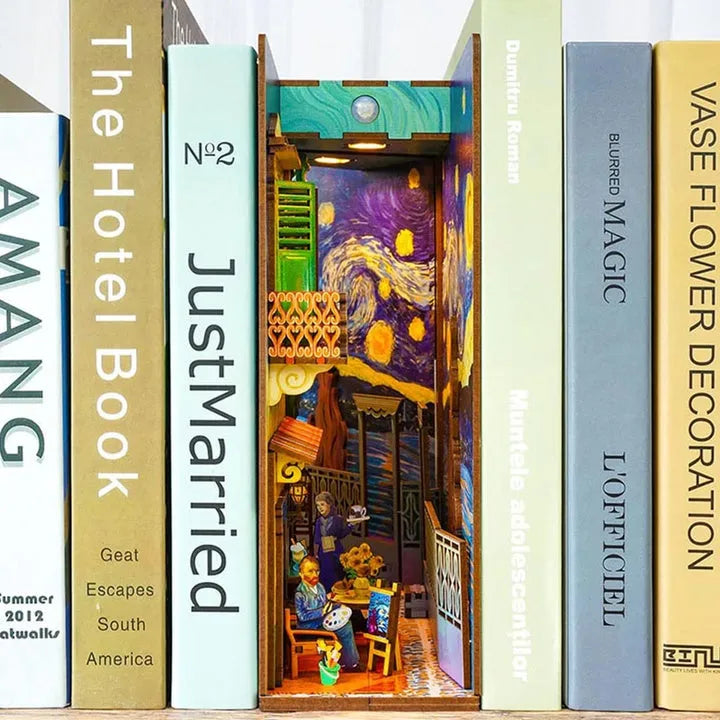 Book Nook - Vincent's World